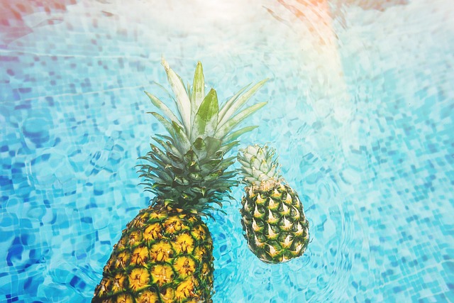 Piña y coco en perfumería: el dúo tropical que huele a verano